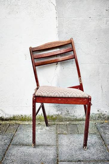 Why Glass Furniture Works So Well in Small Spaces: A Practical Design Guide